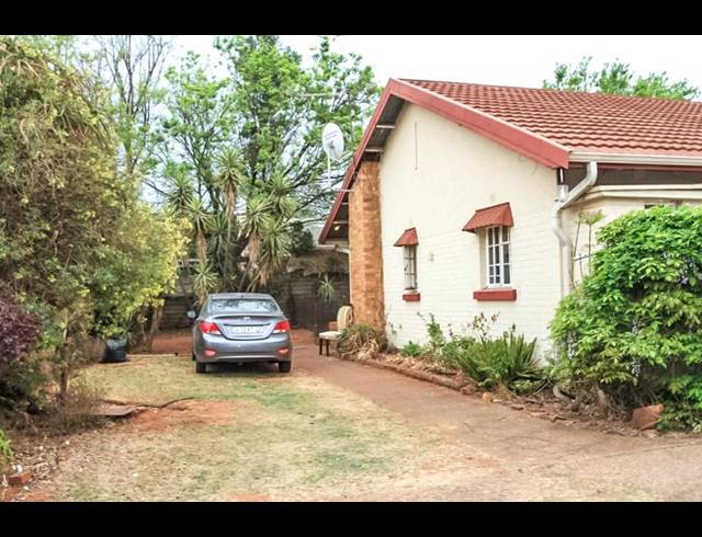 3 BEDROOM HOUSE FOR SALE IN WYCHWOOD